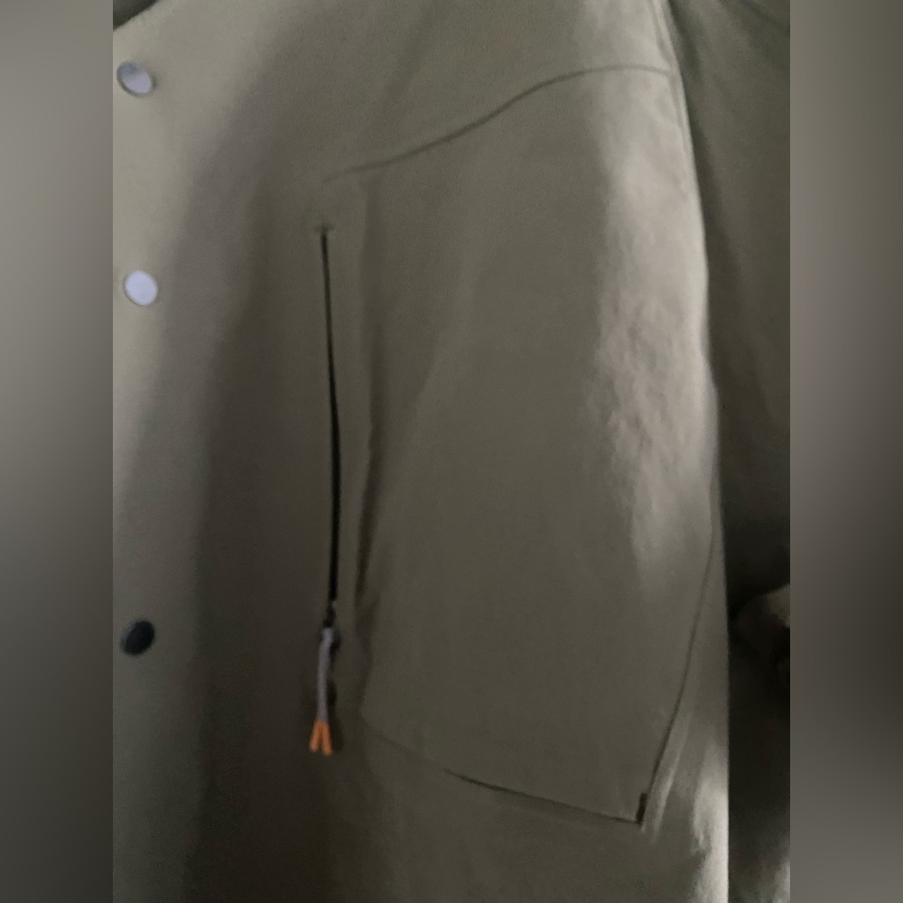 EUC Lululemon Olive Green LAB Viha Shirt See Pic Measures Snap Close Long Sleeve - Picture 4 of 9